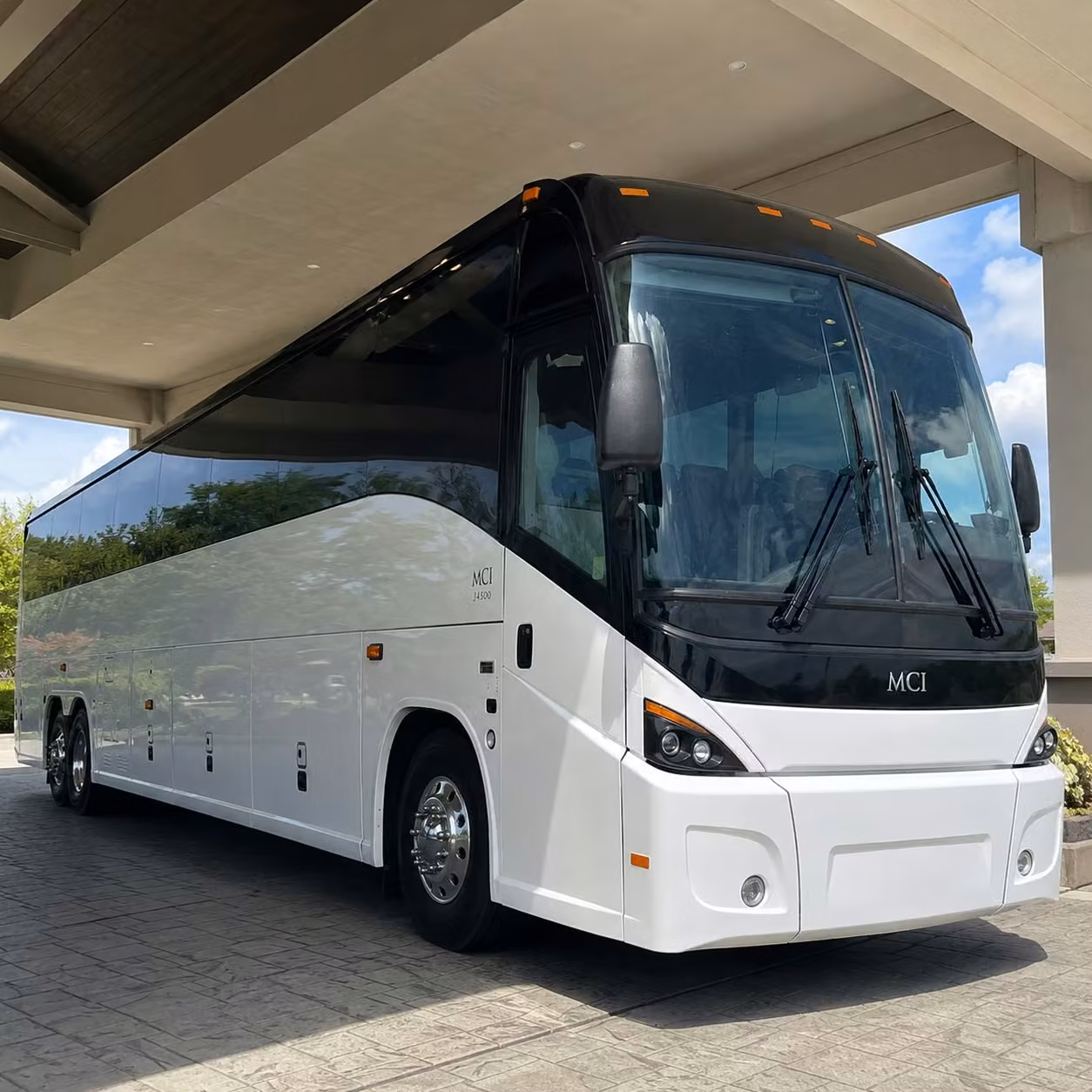 charter bus transfers for convention groups arriving at mci