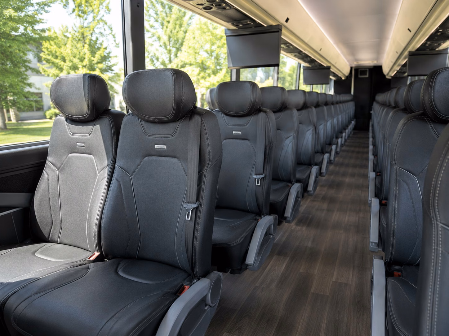 charterbusrentalkansascity com is how couples handle multi venue wedding weekends across the kc metro