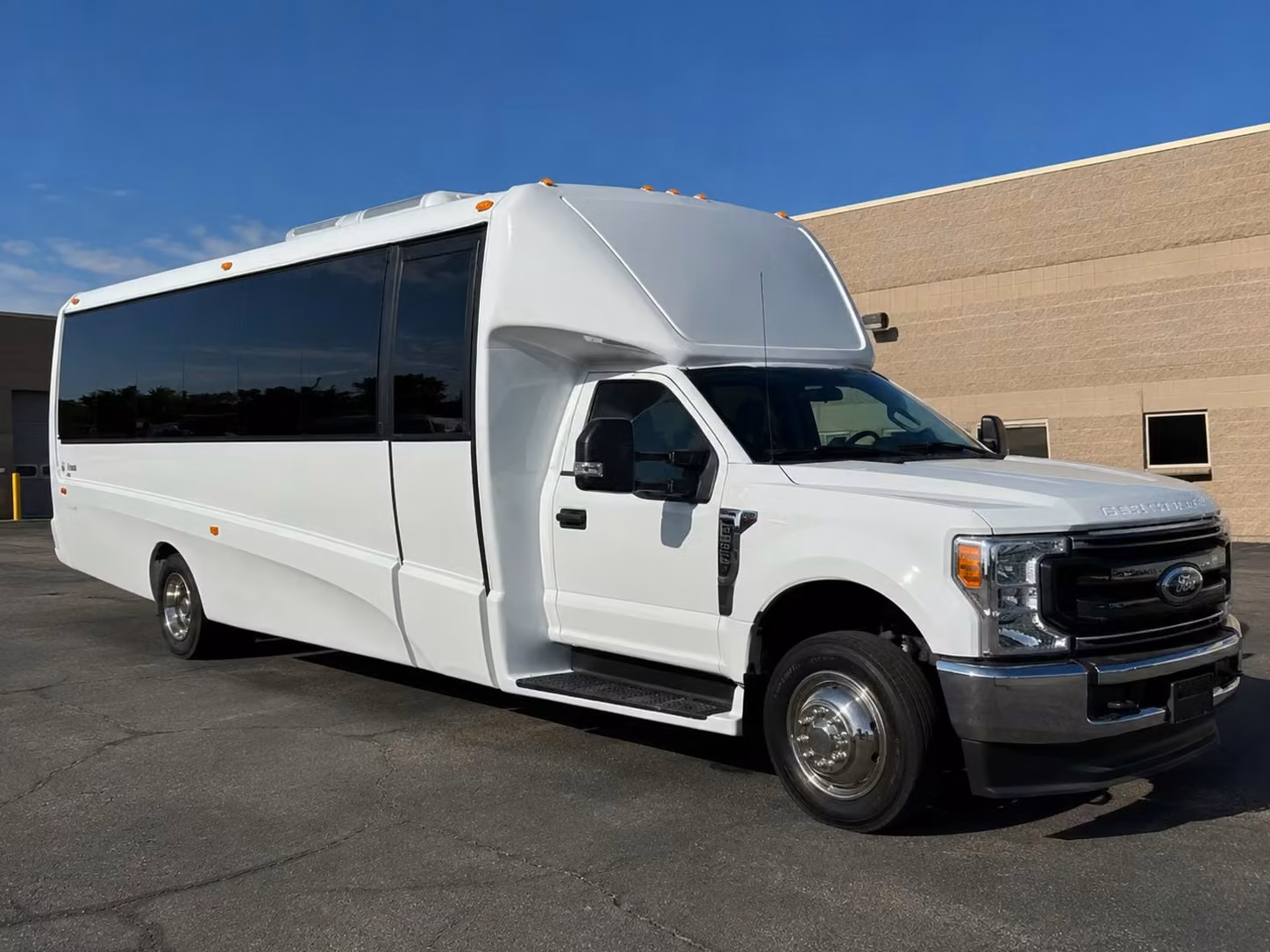 kansas city 20 passenger minibus rental